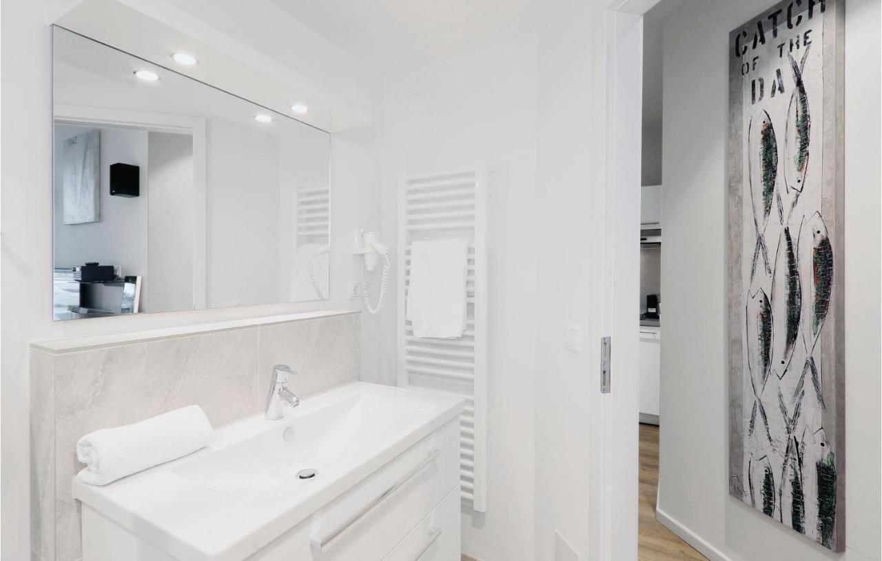 Amazing apartment in Lbeck Travemnde with 1 Bedrooms&WiFi Lübeck Buitenkant foto